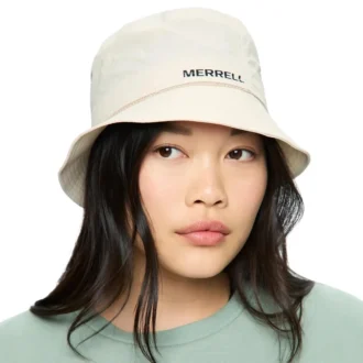 Cappellino con logo lineare